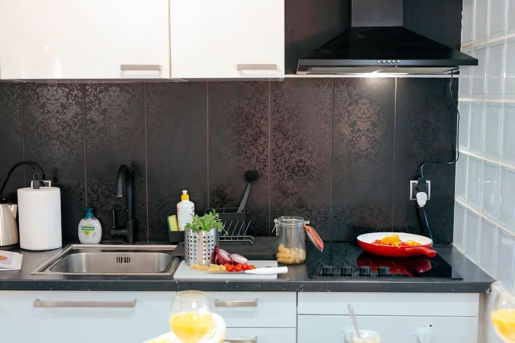 Wawaview! Studio With An Amazing View! Powisle. Varsovia Exterior foto